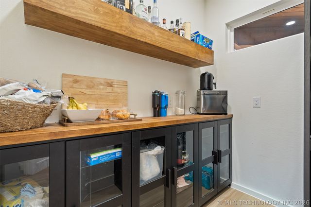 456 Tuscan Road E, Ardmore, OK 73401