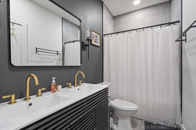 456 Tuscan Road E, Ardmore, OK 73401