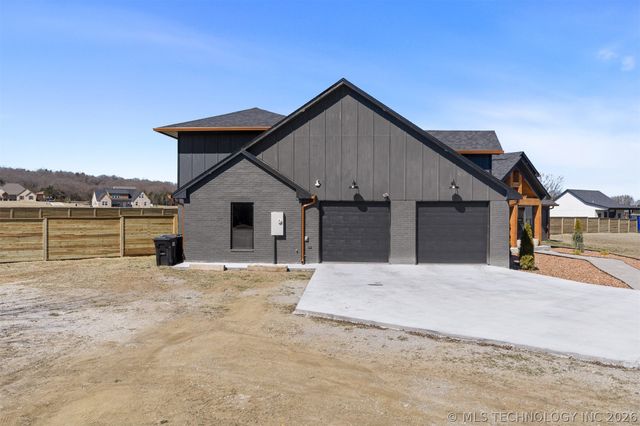 456 Tuscan Road E, Ardmore, OK 73401