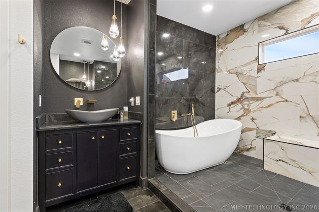 456 Tuscan Road E, Ardmore, OK 73401