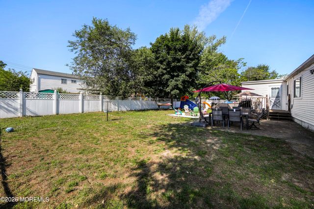41 Goldweber Avenue, Jackson, NJ 08527