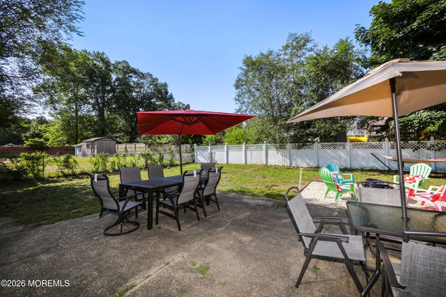41 Goldweber Avenue, Jackson, NJ 08527
