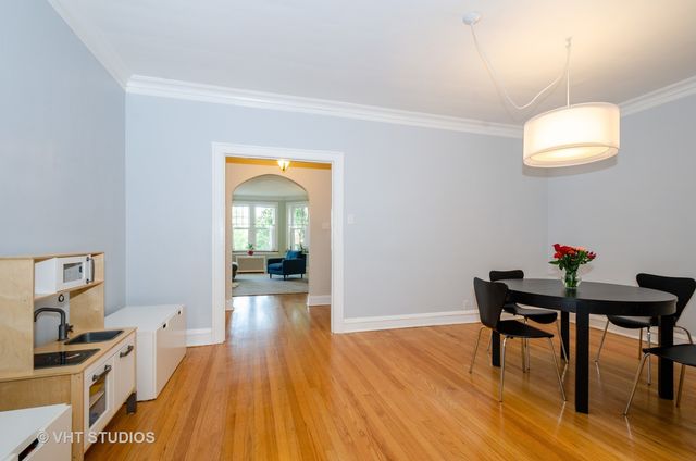 734 Hinman Avenue 1, Evanston, IL 60202