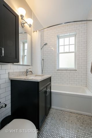 734 Hinman Avenue 1, Evanston, IL 60202