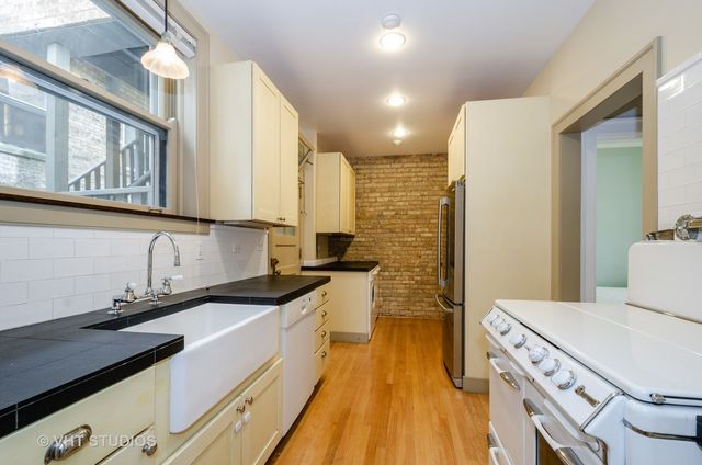 734 Hinman Avenue 1, Evanston, IL 60202
