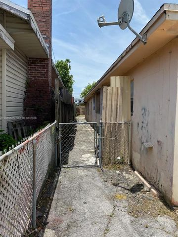 2640 NW 23rd Ct, Miami, FL 33142