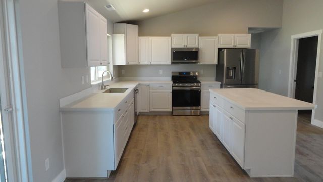 5218 Lyptus Lane, Klamath Falls, OR 97601