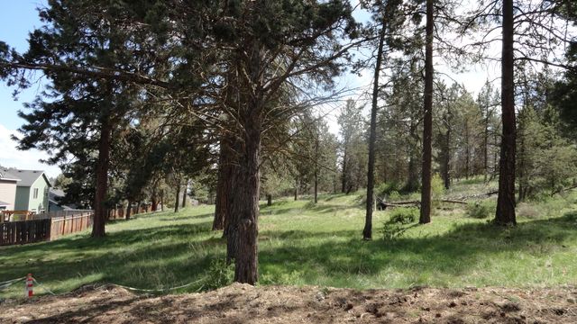 5218 Lyptus Lane, Klamath Falls, OR 97601
