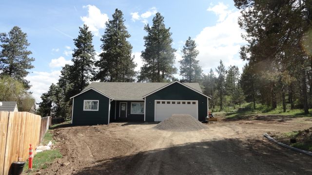 5218 Lyptus Lane, Klamath Falls, OR 97601