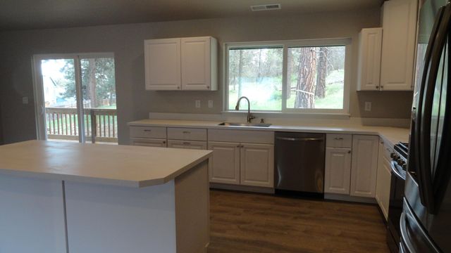 5218 Lyptus Lane, Klamath Falls, OR 97601