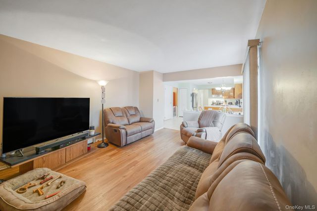 427 Bicycle Path, Port Jefferson, NY 11776