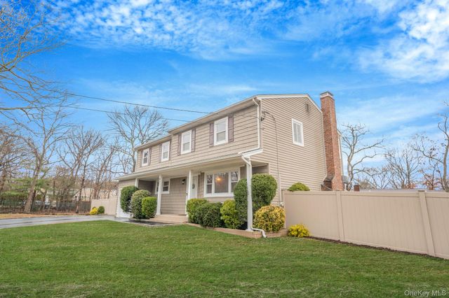 427 Bicycle Path, Port Jefferson, NY 11776