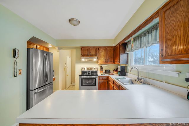 427 Bicycle Path, Port Jefferson, NY 11776