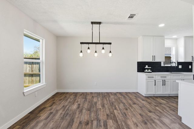 7610 Breda Drive, Baytown, TX 77521