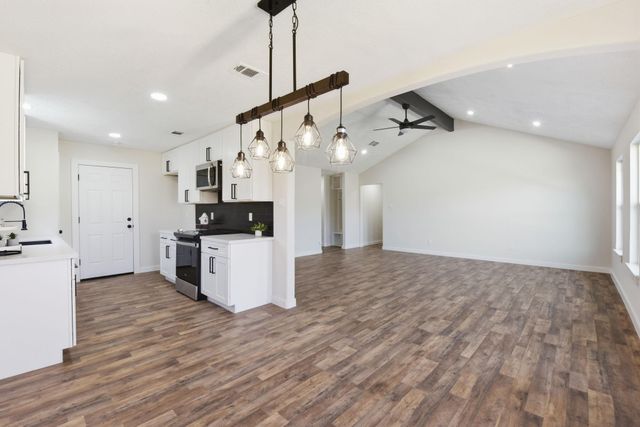 7610 Breda Drive, Baytown, TX 77521