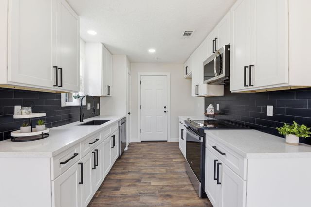 7610 Breda Drive, Baytown, TX 77521