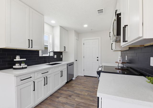 7610 Breda Drive, Baytown, TX 77521