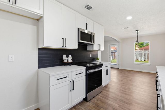 7610 Breda Drive, Baytown, TX 77521