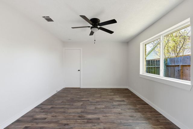 7610 Breda Drive, Baytown, TX 77521