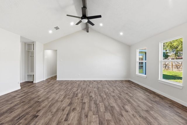 7610 Breda Drive, Baytown, TX 77521