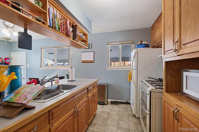 357 S Byfield Street, Westland, MI 48186