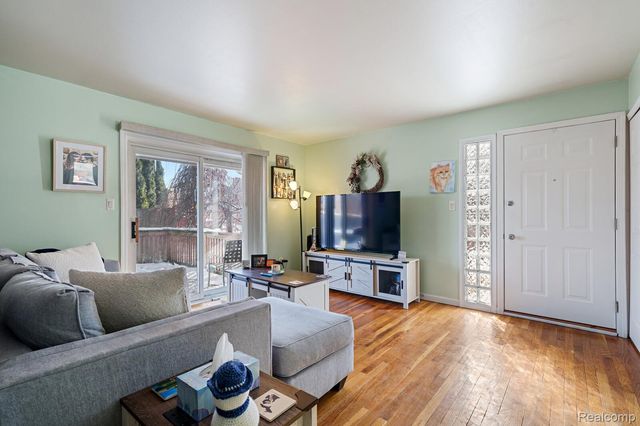 357 S Byfield Street, Westland, MI 48186