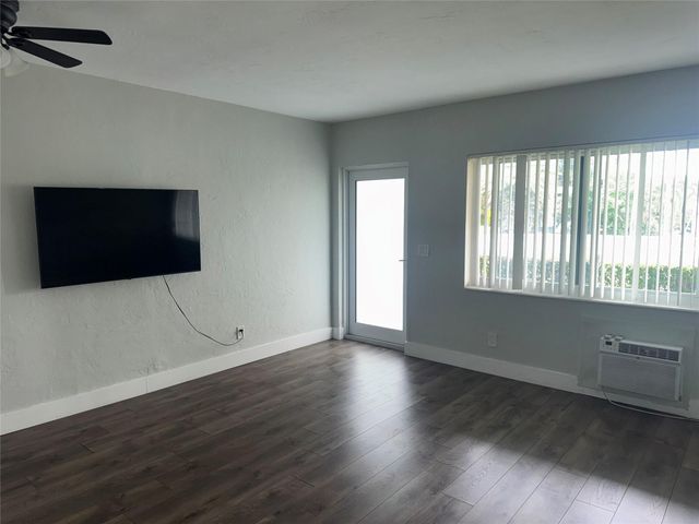 600 Layne Boulevard 117, Hallandale Beach, FL 33009