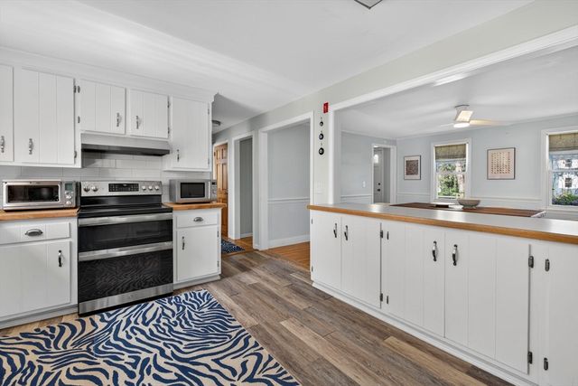 40 Old Farm Rd, North Attleboro, MA 02760