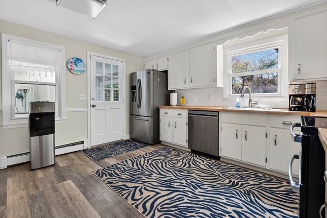 40 Old Farm Rd, North Attleboro, MA 02760