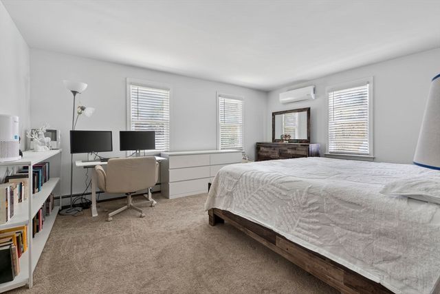 40 Old Farm Rd, North Attleboro, MA 02760