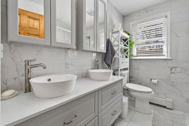 40 Old Farm Rd, North Attleboro, MA 02760