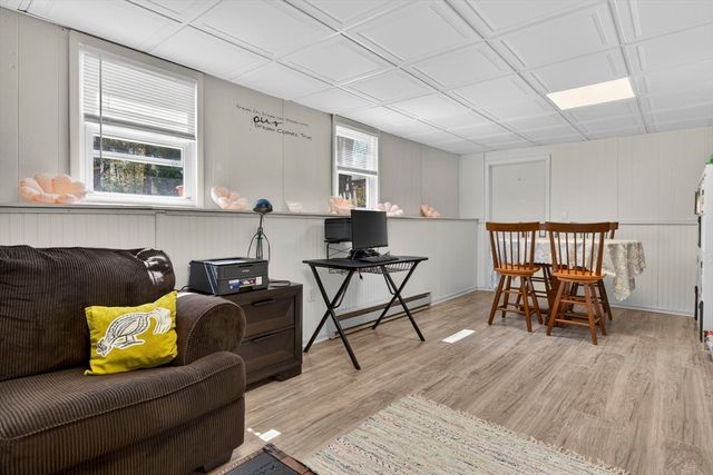 40 Old Farm Rd, North Attleboro, MA 02760