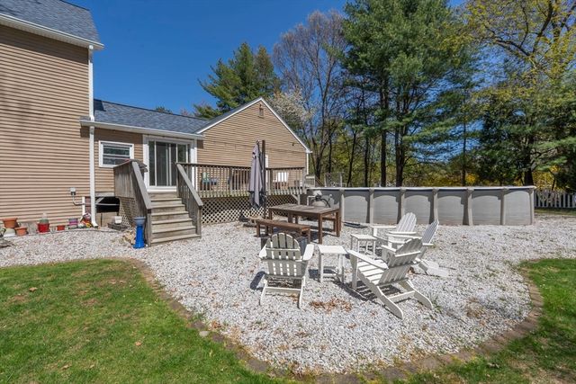 40 Old Farm Rd, North Attleboro, MA 02760