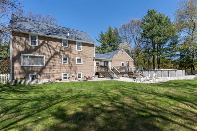 40 Old Farm Rd, North Attleboro, MA 02760