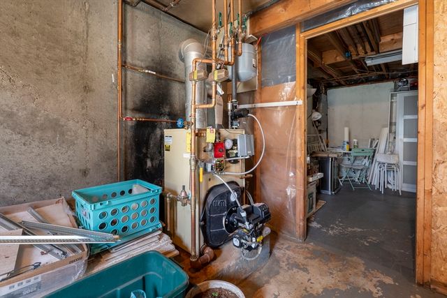 40 Old Farm Rd, North Attleboro, MA 02760
