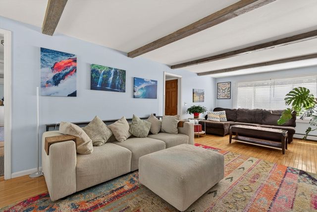 40 Old Farm Rd, North Attleboro, MA 02760