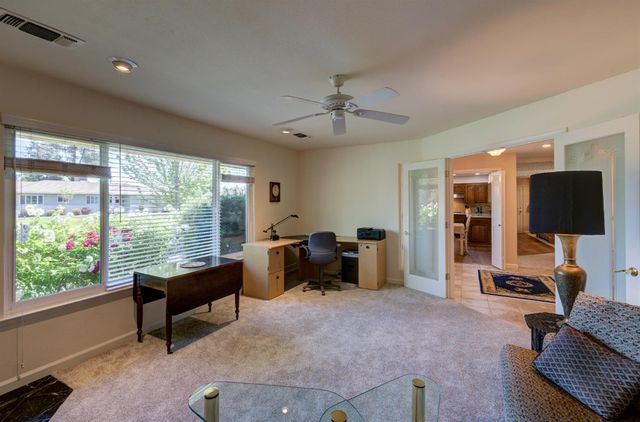 2004 S Renn Avenue, Fresno, CA 93727