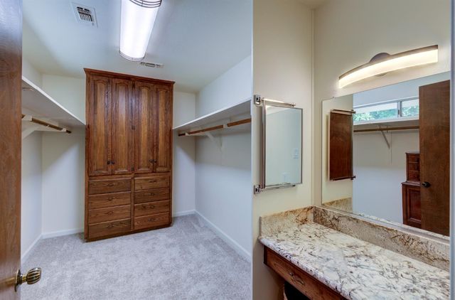 2004 S Renn Avenue, Fresno, CA 93727