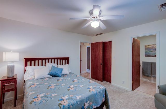 2004 S Renn Avenue, Fresno, CA 93727