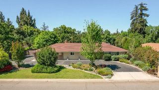 2004 S Renn Avenue, Fresno, CA 93727