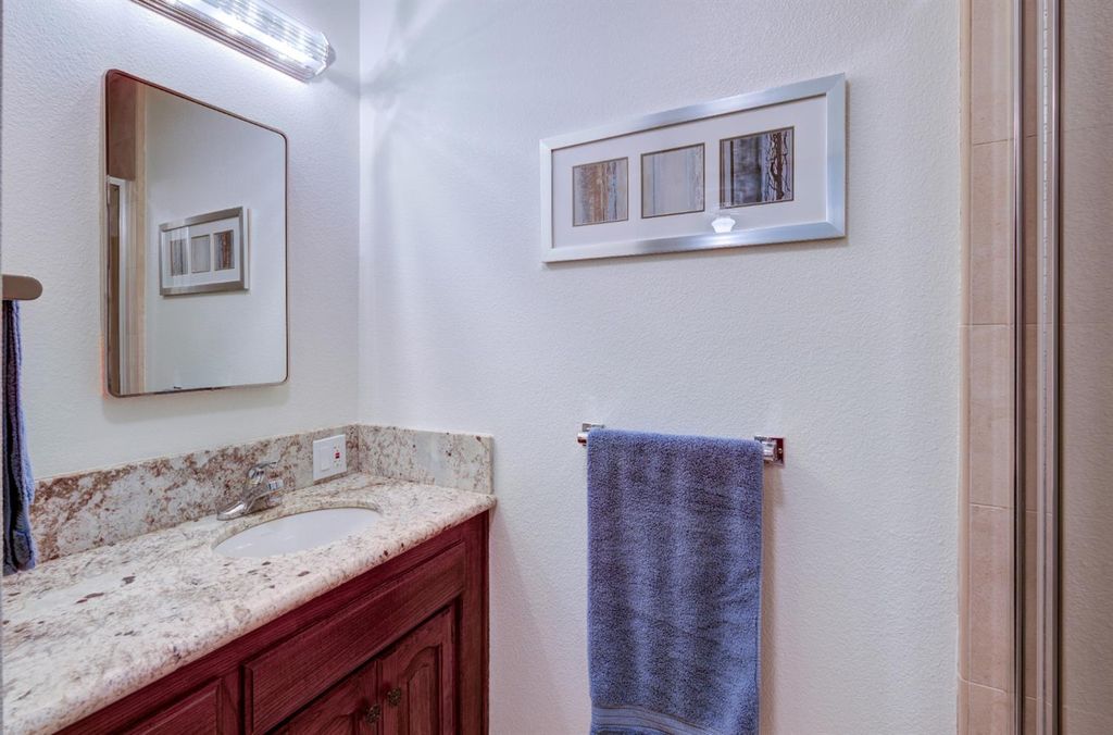 Image 23 of property listing at 2004 S Renn Avenue, Fresno, CA 93727