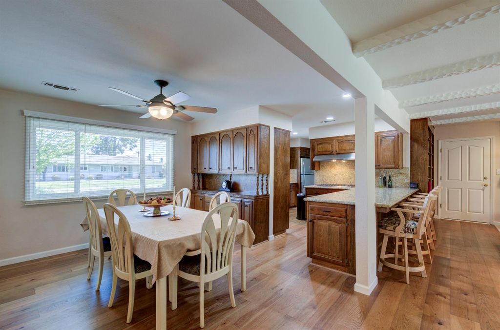 Image 7 of property listing at 2004 S Renn Avenue, Fresno, CA 93727