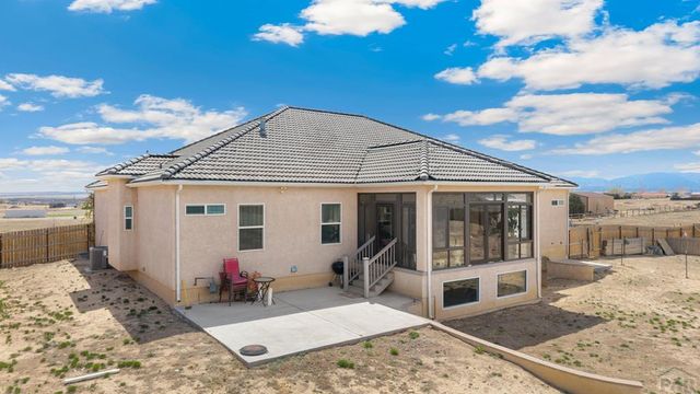1073 W El Esperante Dr, Pueblo West, CO 81007