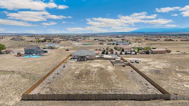 1073 W El Esperante Dr, Pueblo West, CO 81007