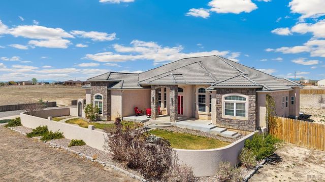 1073 W El Esperante Dr, Pueblo West, CO 81007