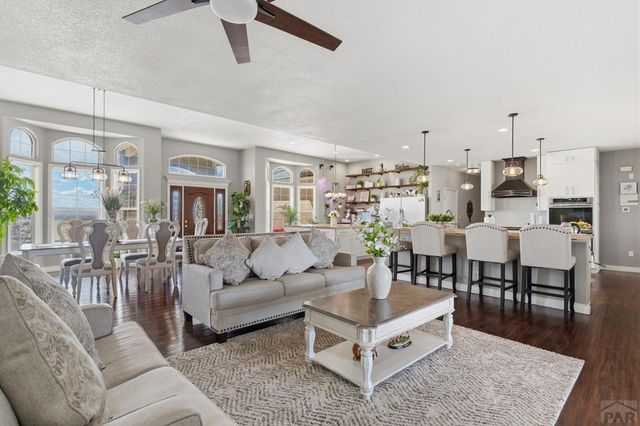 1073 W El Esperante Dr, Pueblo West, CO 81007