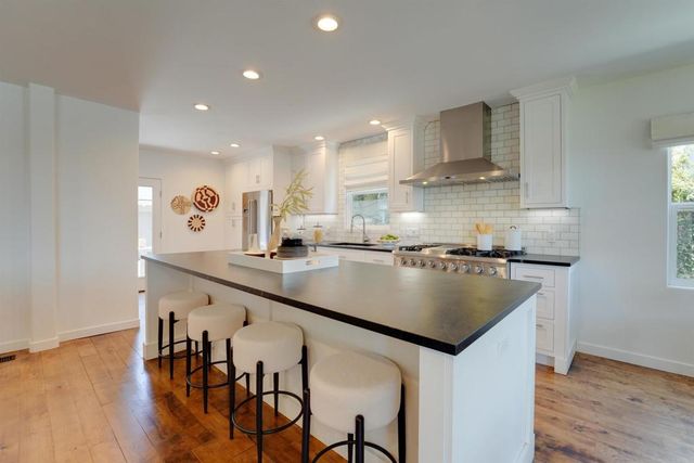 2020 Willow Street, San Diego, CA 92106