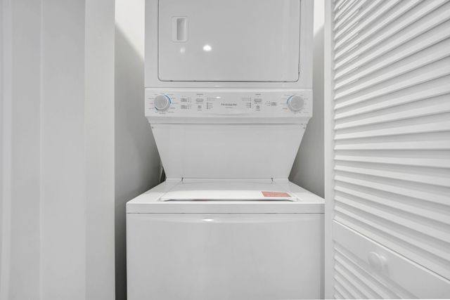 4454 W Parker Avenue G, Chicago, IL 60639