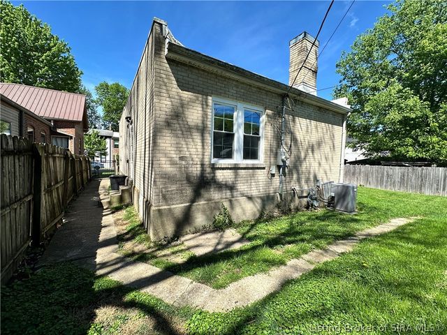 716 walnut Street, Madison, IN 47250