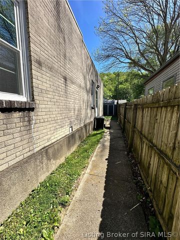 716 walnut Street, Madison, IN 47250